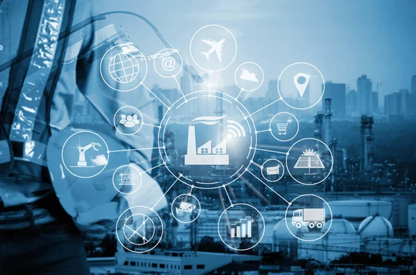 Sanayi 4.0 kavramı, akıllı fabrika ile teknolojileri imalat simgesi akış otomasyonu ve veri değişim.