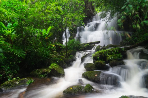 Człowiek Daeng Wodospad Jesieni Piękna Przyroda — Zdjęcie stockowe