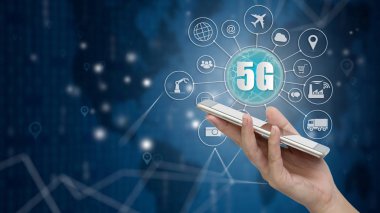 El şehir ve iletişim ağı ile smartphone akıllı ve nesneleri birbirine, Bağlan global kablosuz aygıtları bağlama simgesi 5g ağ kablosuz sistemler ve şeylerin, Internet.