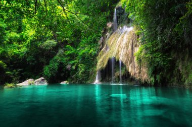 Pha Nam Yod şelale Krachan Kaeng: Phetchaburi, Thailand, tropikal derin ormandaki.