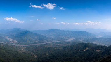 Mekong Nehri nerede Tayland ve Laos, güzel görünüm noktası Doi Pha Tang, Chiang Rai'nın gizli cennet, Tayland, seyahat yerin sınırları göz ardı Hill panoramik manzaralı.
