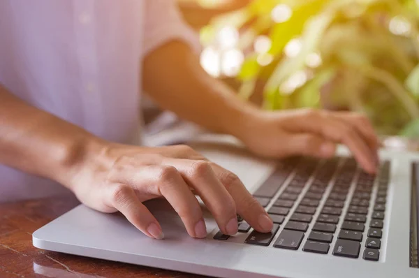 Freelance Female Hands Keyboard Laptop Cafe Girl Using Laptop Typing — Stock Photo, Image