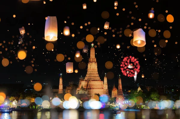 Bangkok Gott Nytt Nedräkning Fyrverkerier Och Lyktor Wat Arun Templet — Stockfoto