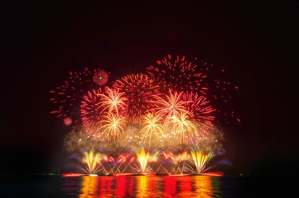 Buntes Feuerwerk Schwarzen Himmel — Stockfoto
