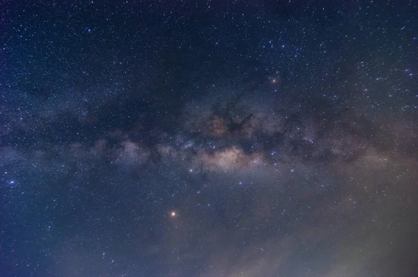 星と宇宙 長い速度露出で宇宙の塵と天の川銀河 — ストック写真