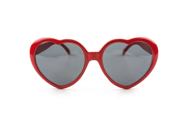 Röda Hjärtformade Solglasögon Isolerad Vit Bakgrund Sommarlovet — Stockfoto