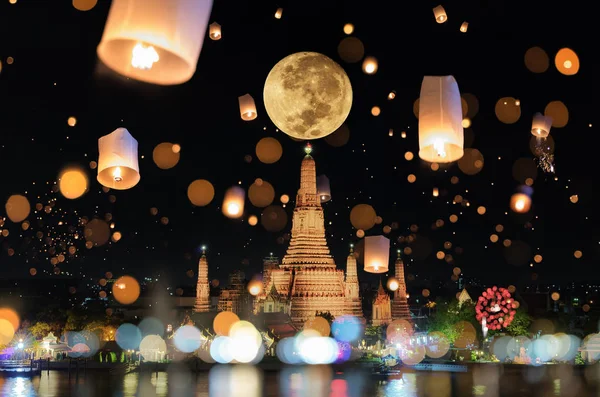 Bangkok Gott Nytt Nedräkning Fyrverkerier Och Lyktor Wat Arun Templet — Stockfoto