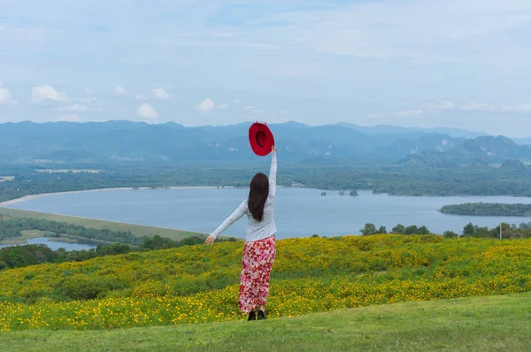 Beautiful Woman Tung Bua Tong Mexican Sunflower Field Mae Moh — Stock Photo, Image