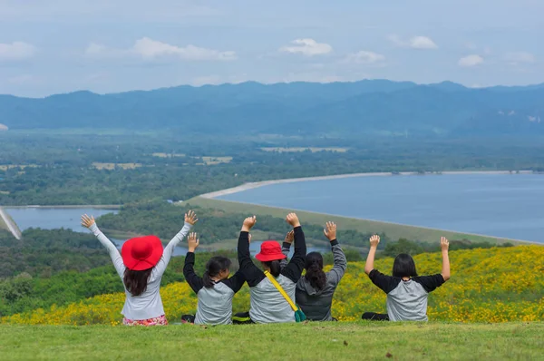 Young Women Sitting Hill Loking Sunflower Field Mae Moh Coal — Stock Photo, Image