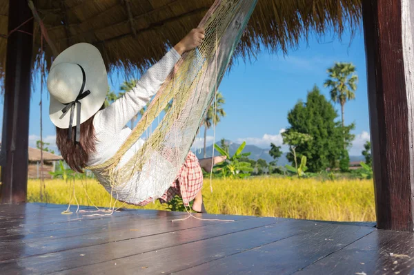 Young Girl Relaxing While Hanging Hammock Morning Resort — Stock Photo, Image