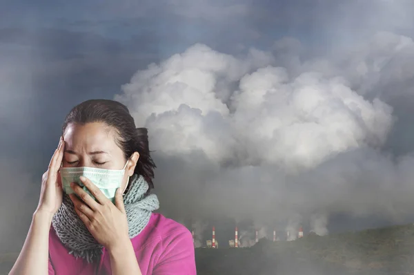 Asian Woman Wearing Mask Prevent Air Pollution Smoke Background — Stock Photo, Image