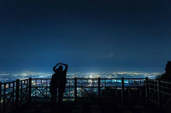 Silhouette of couple in love. — Stock Photo, Image