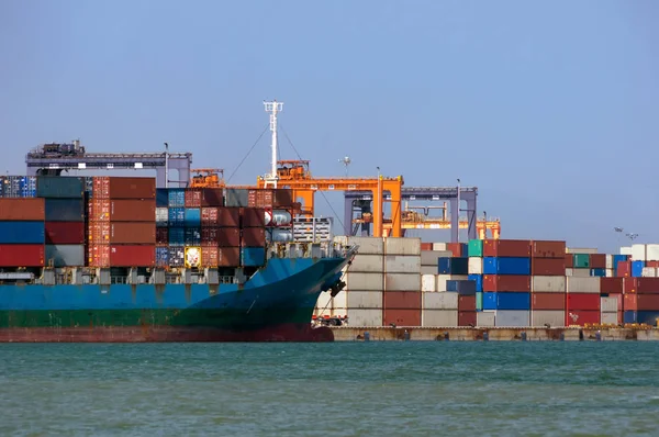 Containerschiff — Stockfoto