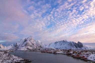 Doğal Lofoten Adaları takımadalar kış manzarası güzel görünümü, Norveç, İskandinavya.