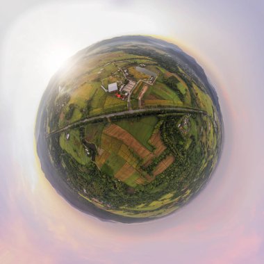 İlçe, Chiang Mai Tayland Üzerinde Mae ile küçük gezegen 360 derece küre kuşlar göz görünümü