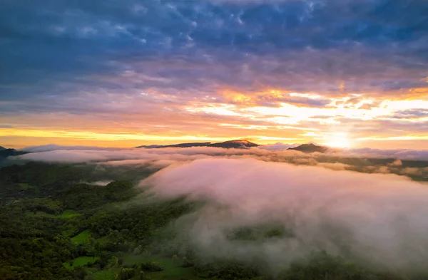 Bella Vista Aerea Alba Sulla Catena Montuosa Nord Della Thailandia — Foto Stock