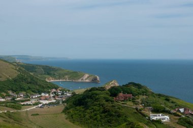 Batı Lulworth görünümü, tepeden. Dorset, İngiltere.