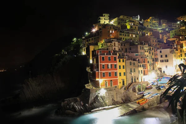 Vista Nocturna Del Pueblo Riomaggiore Cinque Terre Liguria Italia —  Fotos de Stock