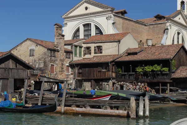 Vista Squero Veneziano Laboratorio Donde Construyen Reparan Las Góndolas Canal —  Fotos de Stock