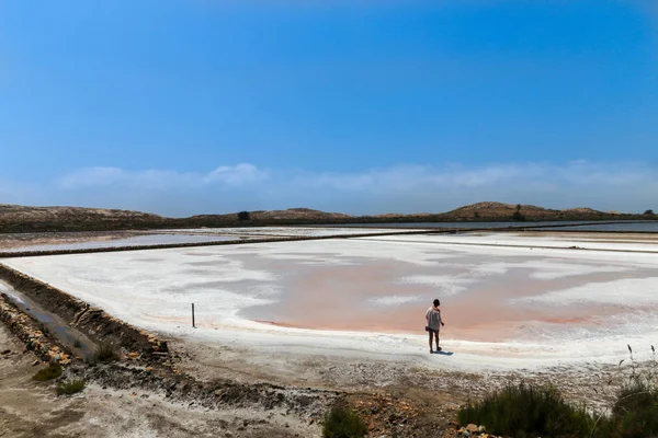 Turista Salt Flats Natural Marchamalo Las Amoladeras Praia Cabo Palos — Fotografia de Stock