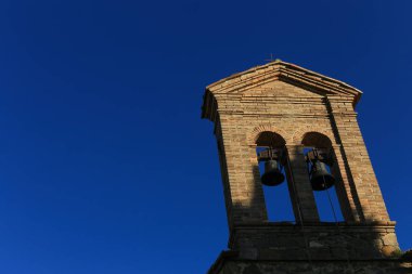 İki zilli çan kulesi