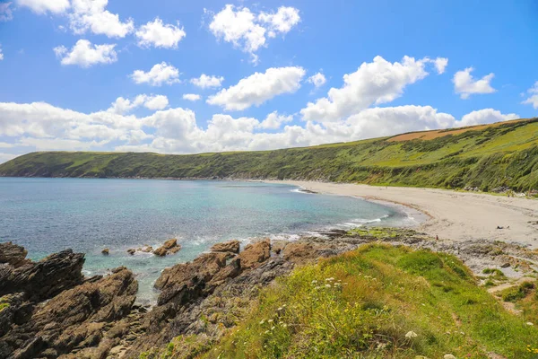 Cornwall, İngiltere 'deki Roseland Yarımadası' ndaki Kasa Sahili 'nin panoramik manzarası