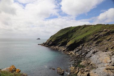 Roseland Yarımadası 'nın güney batı sahilinin manzarası Portloe' da, Cornwall 'da Veryan