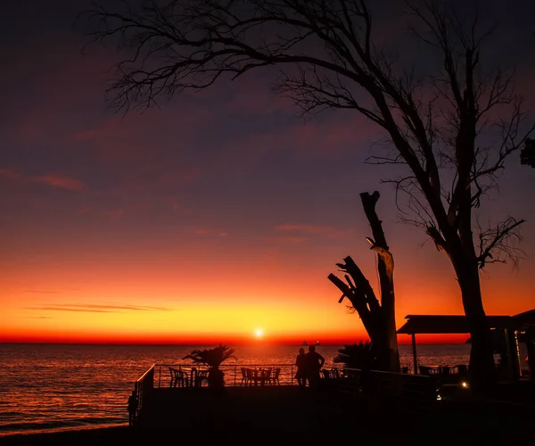 Spektakulärer Romantischer Sonnenuntergang Der Mittelmeerküste Wolken Bunten Himmel Bar Montenegro — Stockfoto