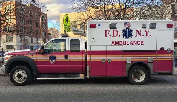 Een Ambulance Fdny Bespaart Menselijk Leven Elke Dag — Stockfoto