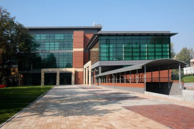 Modern mimarisi, düşük bina, cam ve taş, didaktik Merkezi Collegium Medicum Krakow Polonya, şehirler ve yerleşim planlama ...