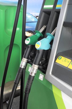 Benzin istasyonu, self servis standı, yakıt satın ...
