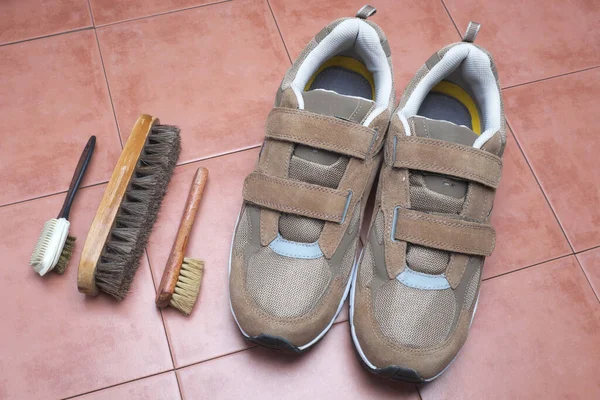 Brushes Cleaning Velor Shoes — Stock Photo, Image