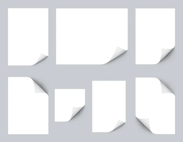 Diferentes papeles con esquinas rizadas conjunto vector. A4 vector de papel — Vector de stock