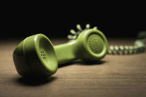 Telefone Discagem Plástico Verde Velho Fundo Escuro — Fotografia de Stock