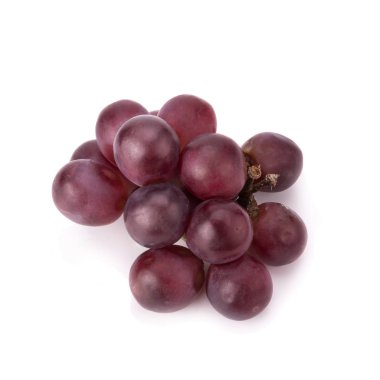 Beyaz yapraklı olgun kırmızı üzüm.