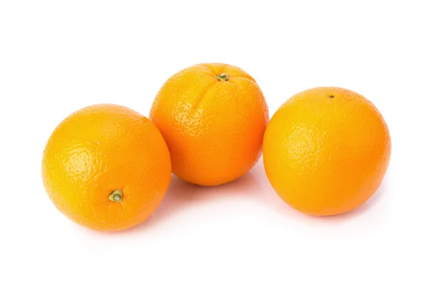 Πορτοκάλια απομονωμένα σε λευκό — Φωτογραφία Αρχείου