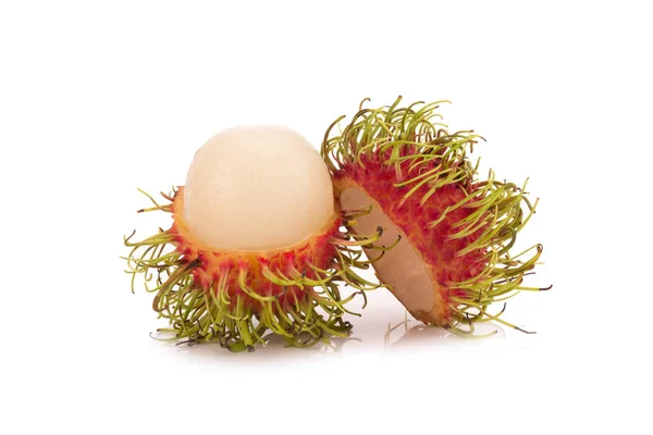 Färska rambutan isolera på vit bakgrund — Stockfoto