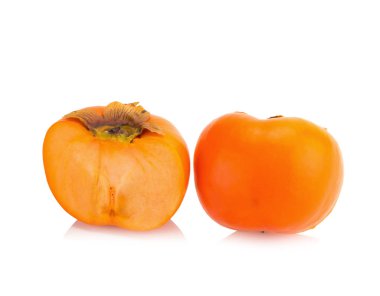 Beyaz arkaplanda yalıtılmış hurma meyvesi