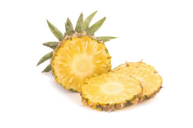 Beyaz arka plan ananas izole
