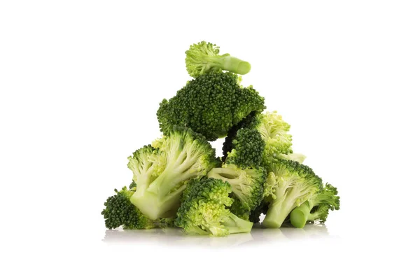 Brocoli frais isolé sur fond blanc — Photo