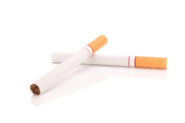 Cigarro isolado sobre fundo branco — Fotografia de Stock