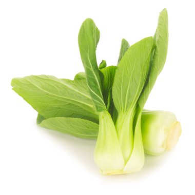 Bok choy sebzesi beyaz arkaplanda izole