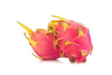 Ejder Meyvesi beyaz arkaplanda izole