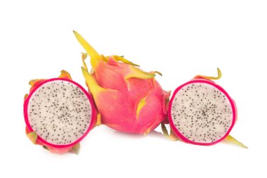 Ejder Meyvesi beyaz arkaplanda izole