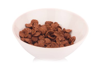 Beyaz arka plan üzerinde izole çikolatalı gevrekler