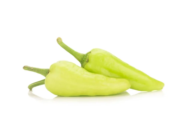 Zöld chili paprika izolált fehér háttér — Stock Fotó
