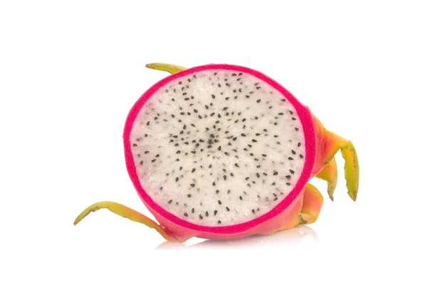 Dragon Fruit izolowane na białym tle — Zdjęcie stockowe