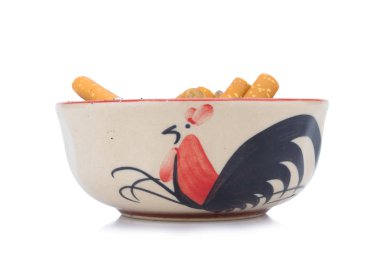 Beyaz arka plan üzerinde izole sigara kül tablası