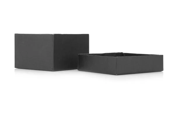 Μαύρο κουτί δώρου απομονωμένο σε λευκό φόντο — Φωτογραφία Αρχείου