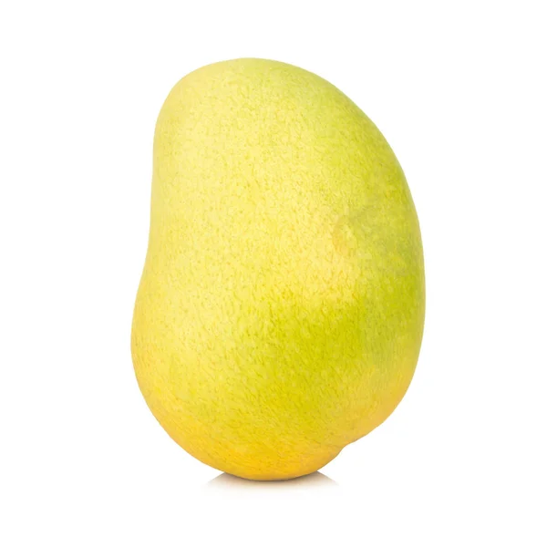 Žluté mango izolované na bílém pozadí — Stock fotografie
